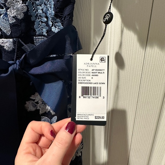 Bought for my mother in law for our wedding , she wore something else instead. - Picture 3 of 6